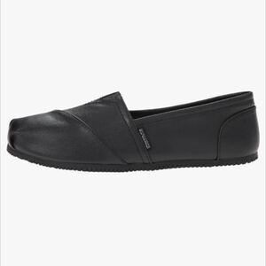 Black Leather Skechers slip resistant shoes for Work and daily